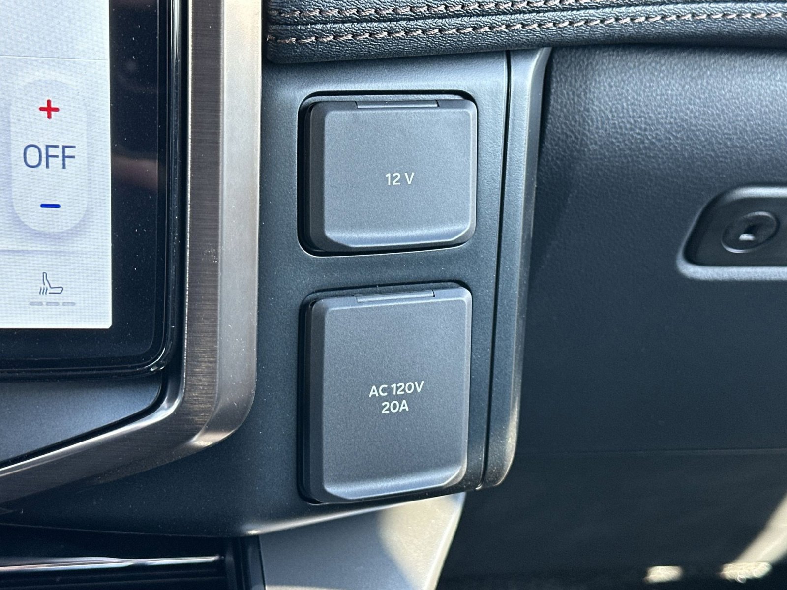 New 2025 Ford F150 Lightning Lariat image 27