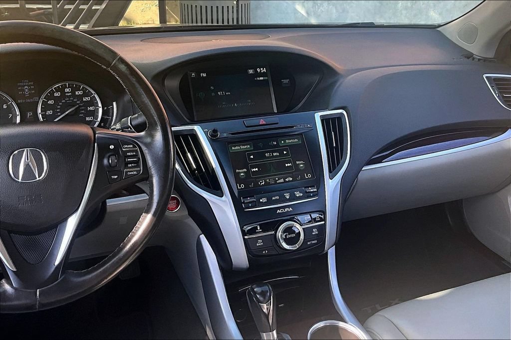 Used 2017 Acura TLX FWD image 8
