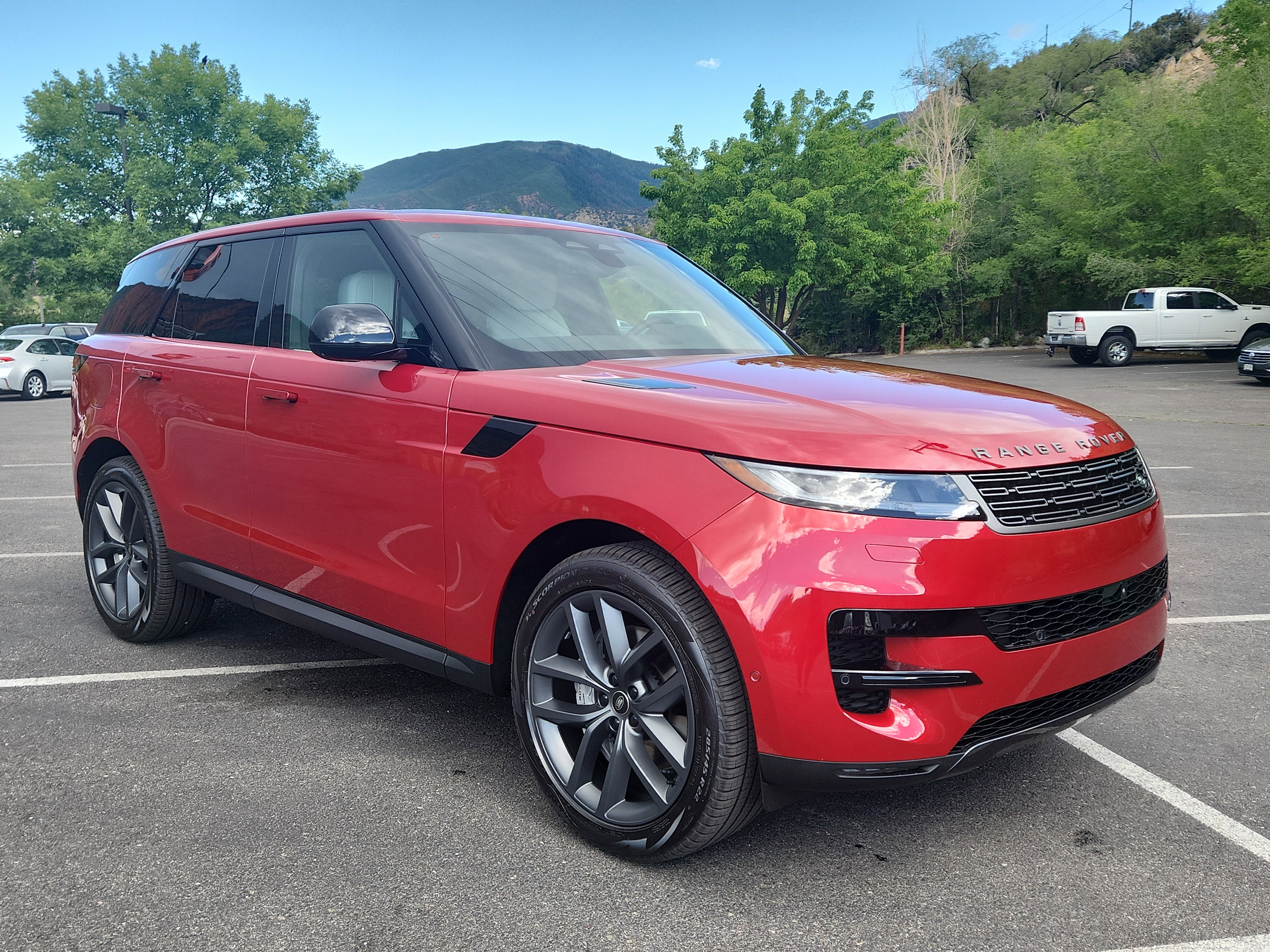 New 2025 Land Rover Range Rover Sport SE video 1