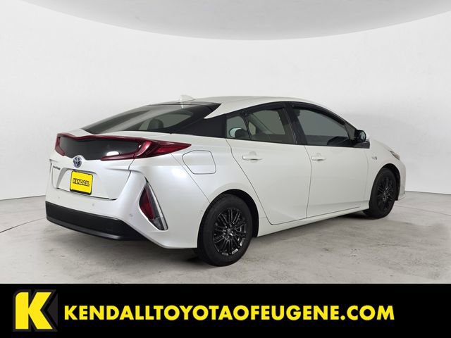Used 2017 Toyota Prius Prime Advanced image 5