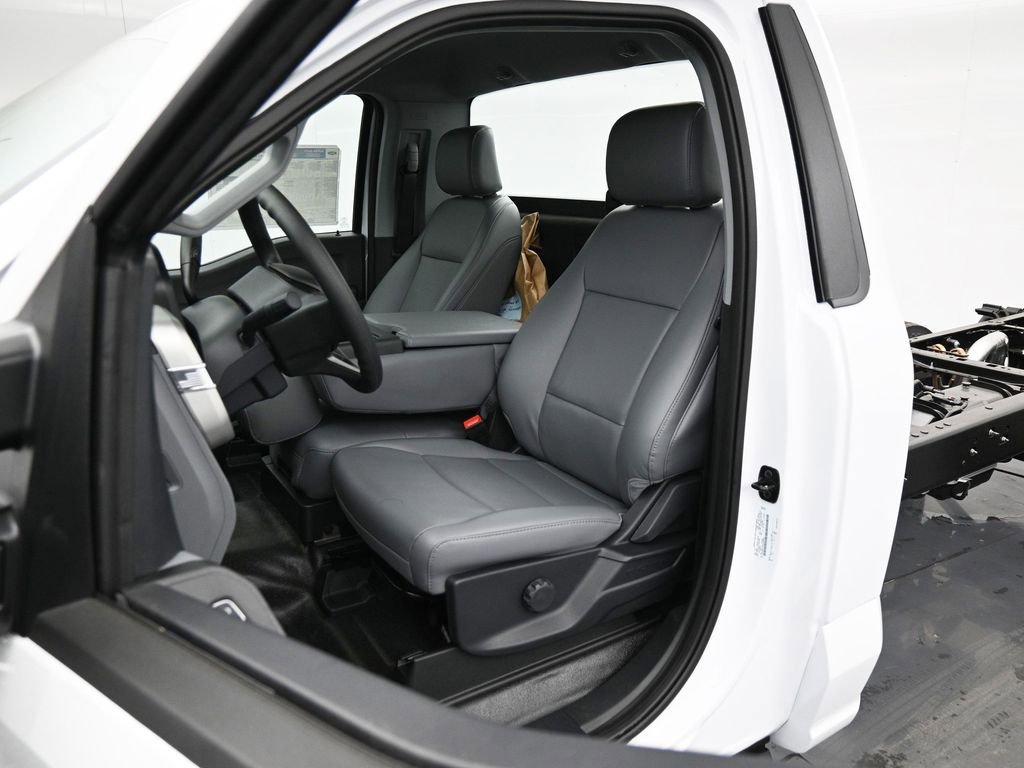 New 2025 Ford F550 2WD Regular Cab Super Duty image 11