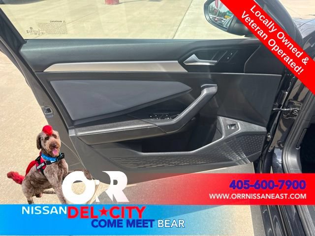 Used 2025 Volkswagen Jetta SE FWD image 15