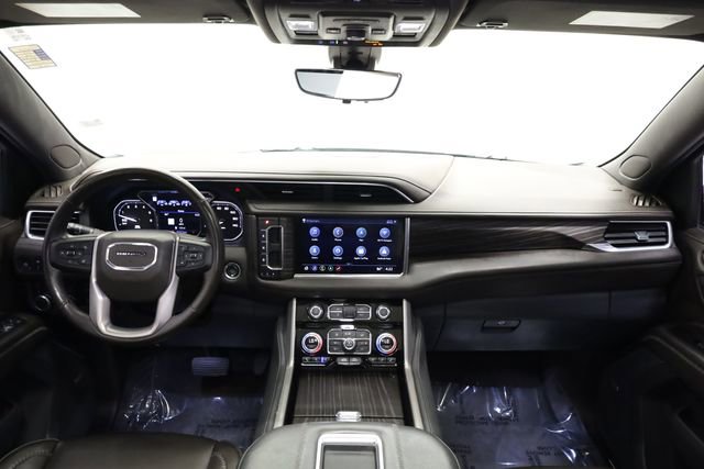 Used 2021 GMC Yukon Denali w/ Denali Premium Package AWD/4WD image 16