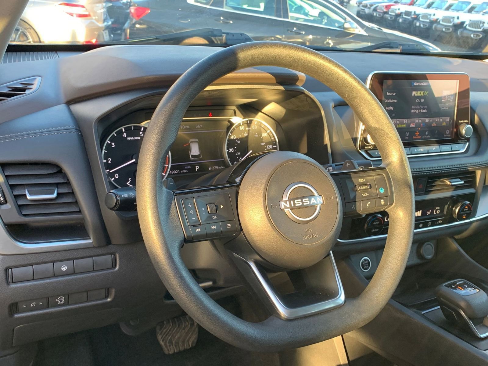 Used 2023 Nissan Rogue SV image 34