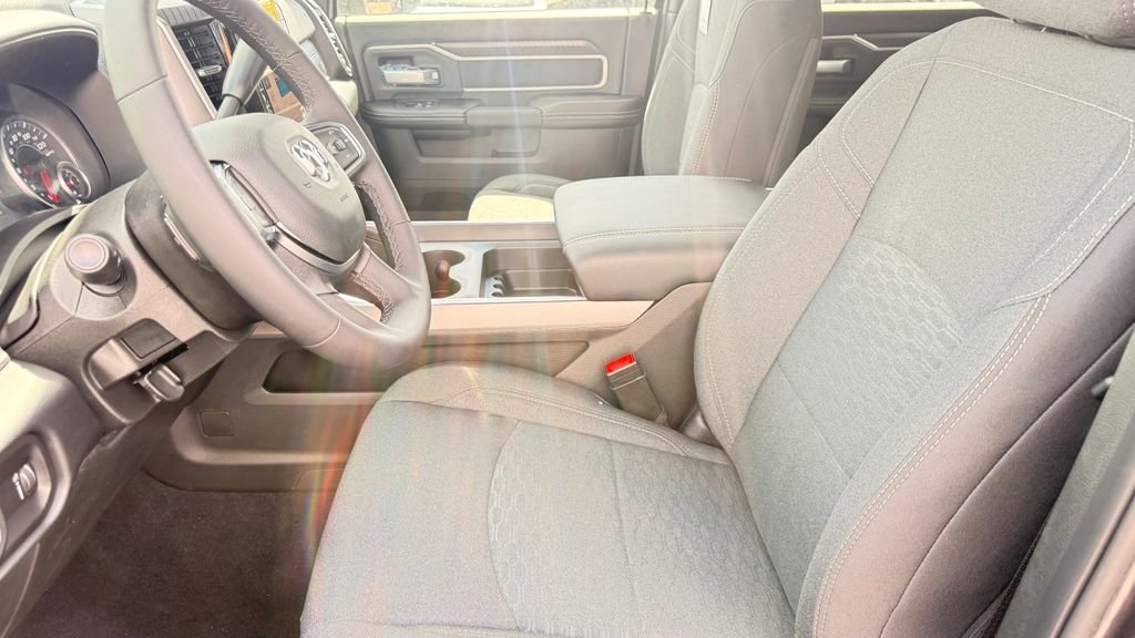 New 2026 RAM 3500 Big Horn AWD/4WD image 16