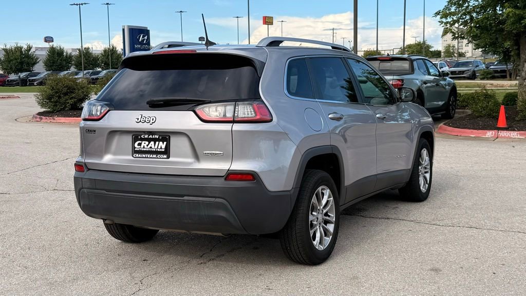 Used 2019 Jeep Cherokee Latitude Plus w/ Comfort/Convenience Group FWD image 8