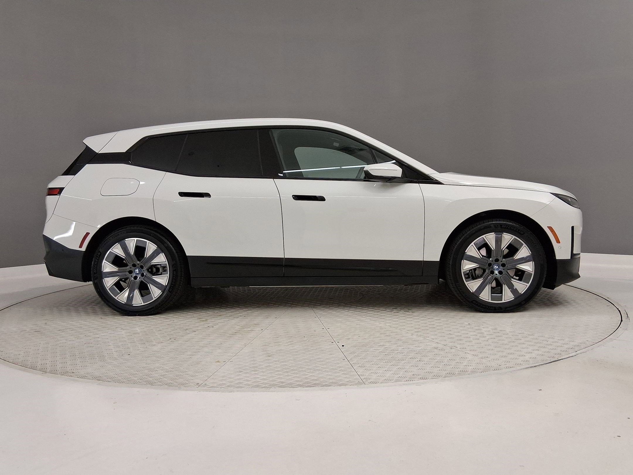 Certified 2023 BMW iX xDrive50 w/ Convenience Package image 6