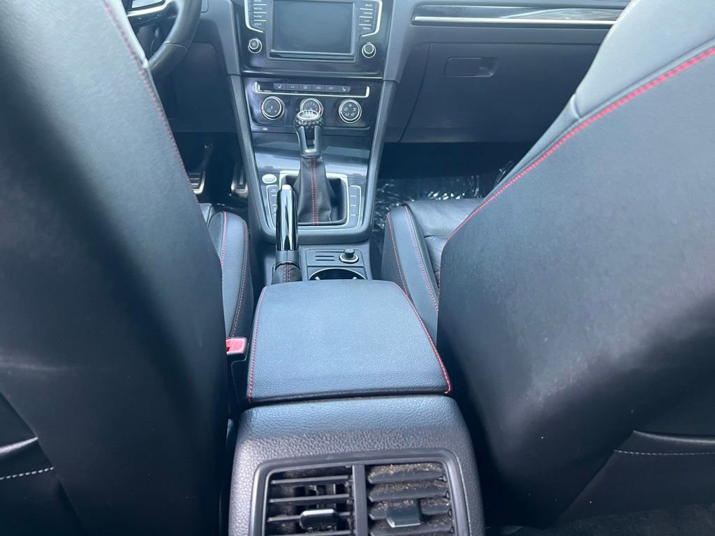 Used 2017 Volkswagen GTI SE FWD image 19