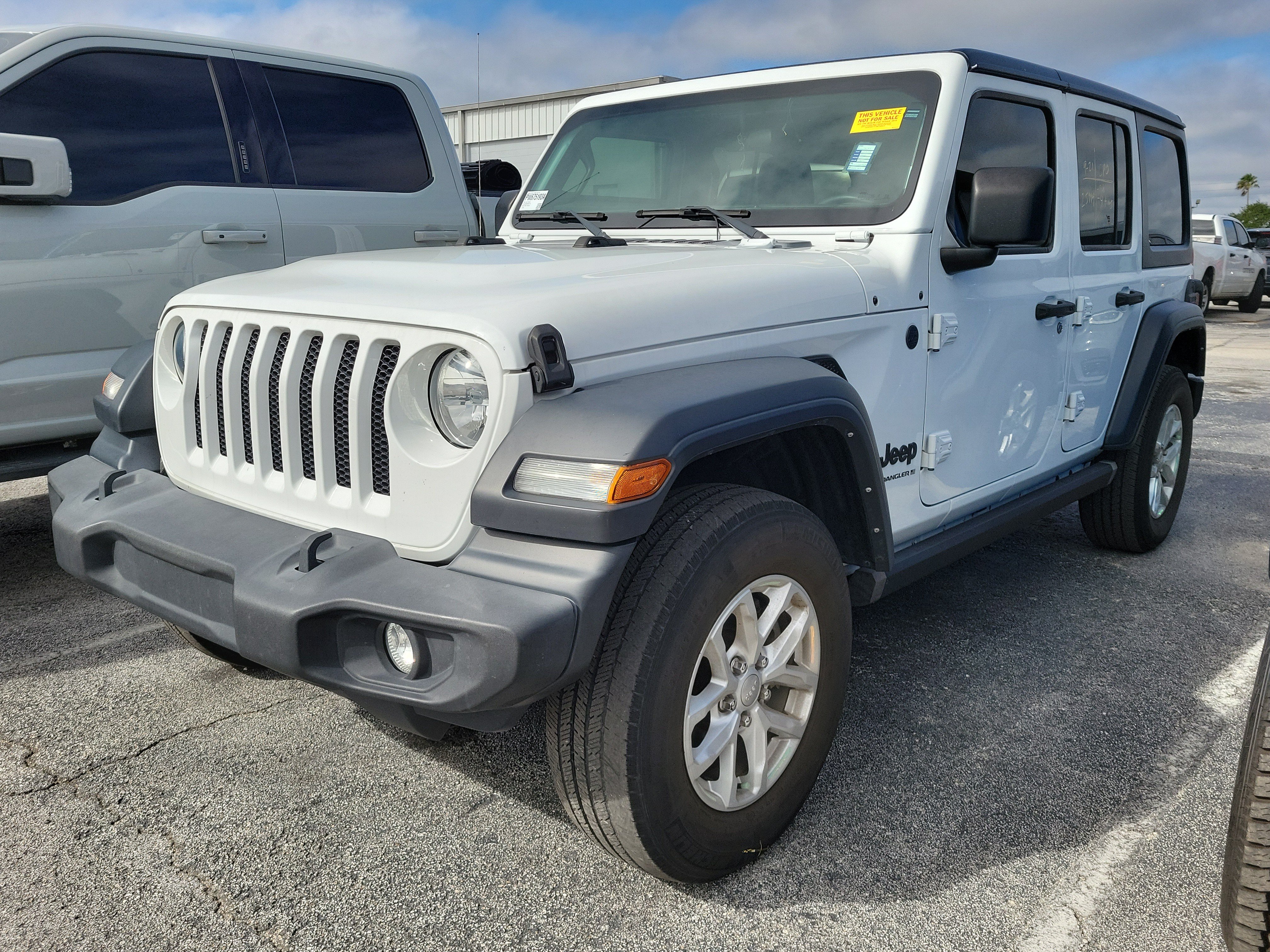 Used 2023 Jeep Wrangler Unlimited Sport AWD/4WD image 3