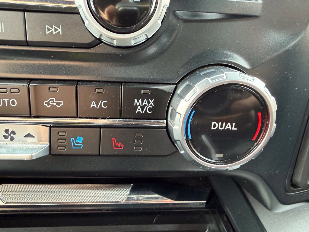 Used 2023 Ford F350 Lariat w/ Chrome Package AWD/4WD image 21