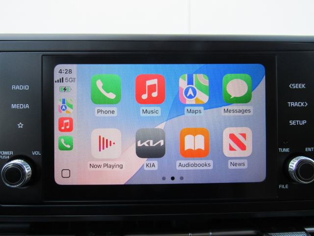 Used 2023 Kia Carnival LX image 13