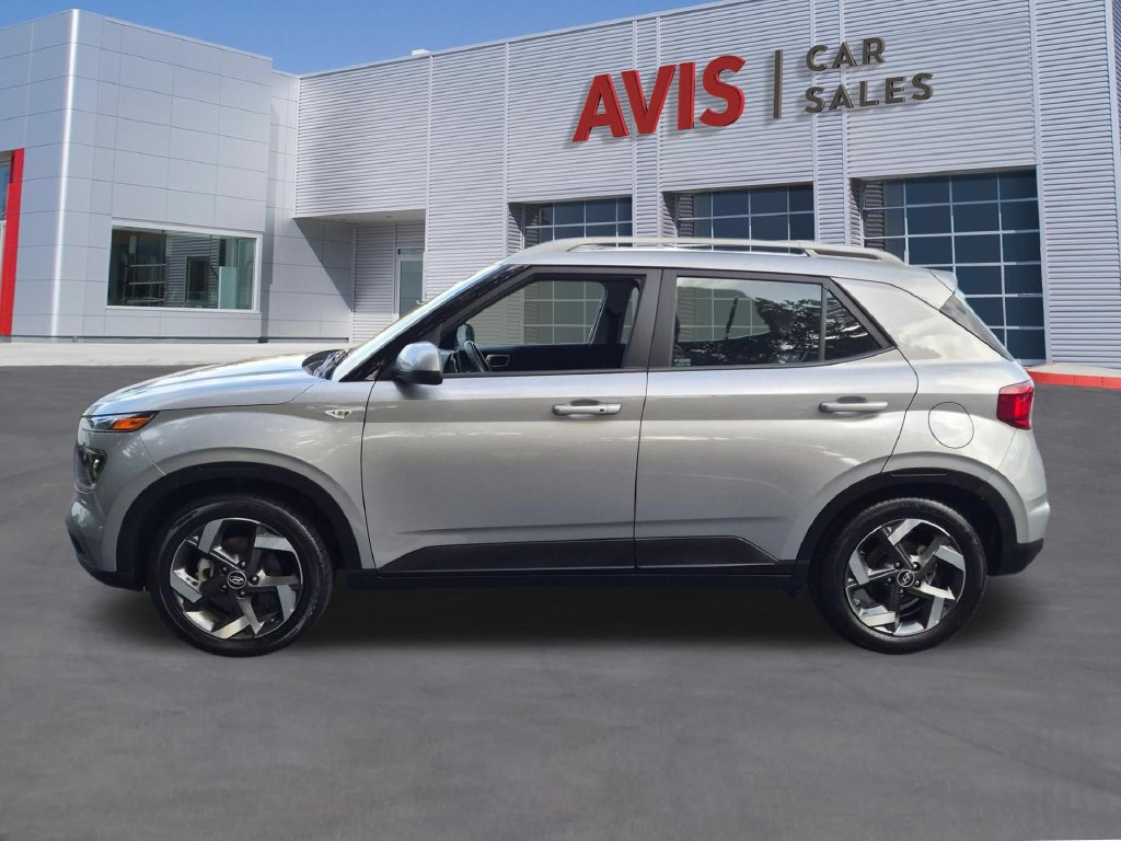 Used 2025 Hyundai Venue SEL FWD image 10