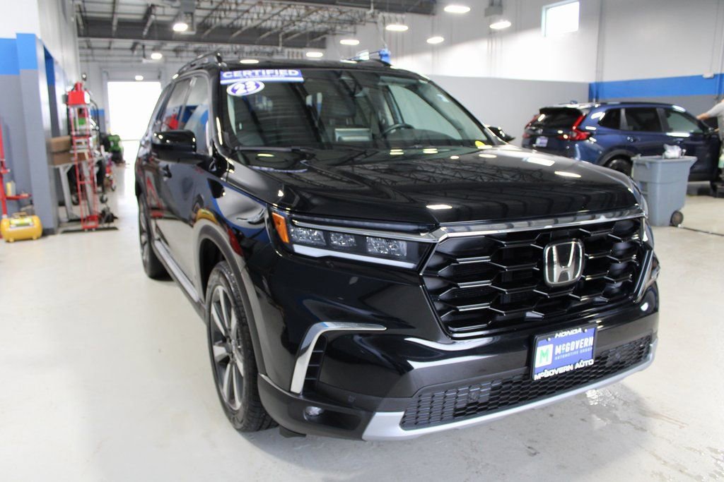 Used 2023 Honda Pilot Touring image 4