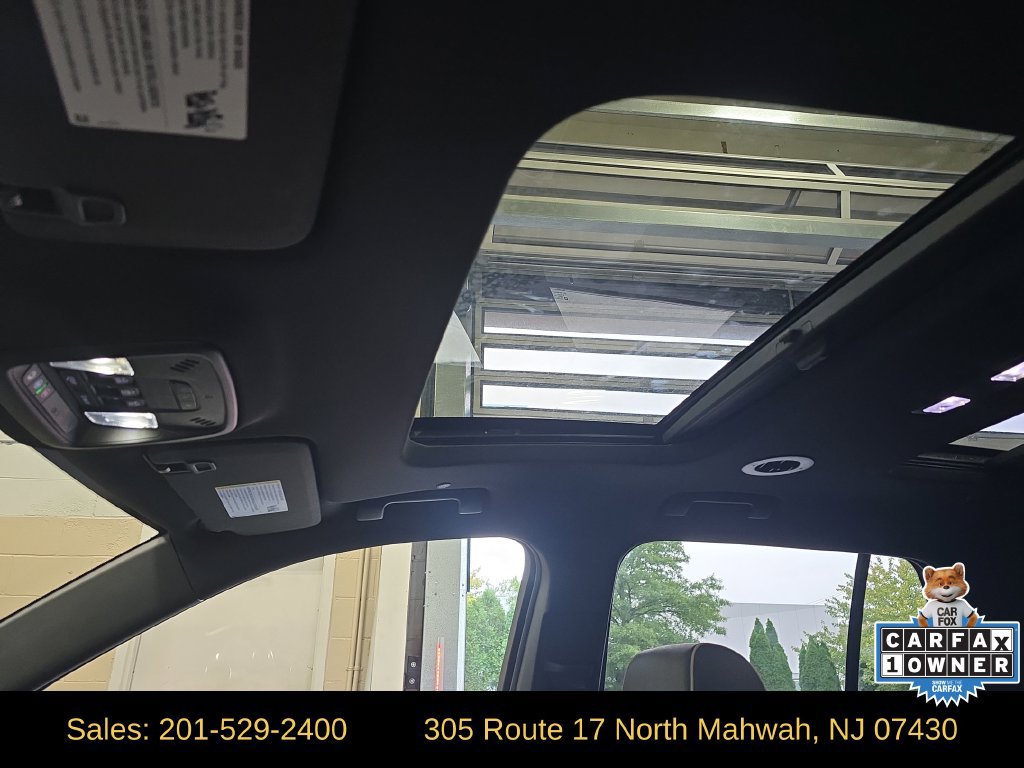 Used 2023 Chevrolet Traverse Premier w/ Redline Edition AWD/4WD image 22