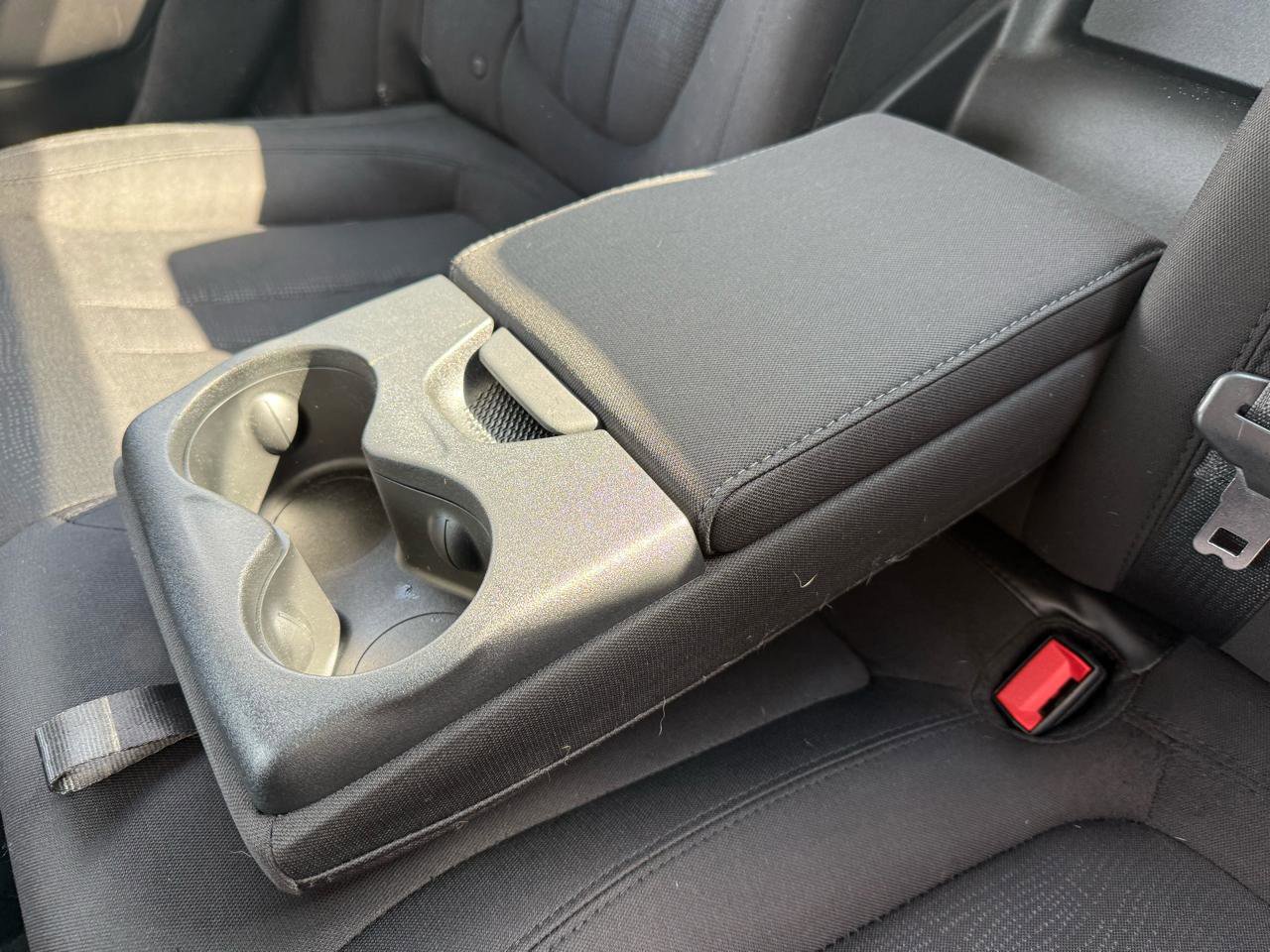 Used 2015 Chrysler 200 Limited w/ Convenience Group image 26