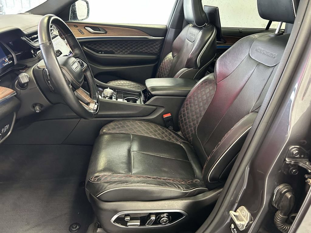 Used 2023 Jeep Grand Cherokee L Summit w/ Rear Seat Video Group I AWD/4WD image 18