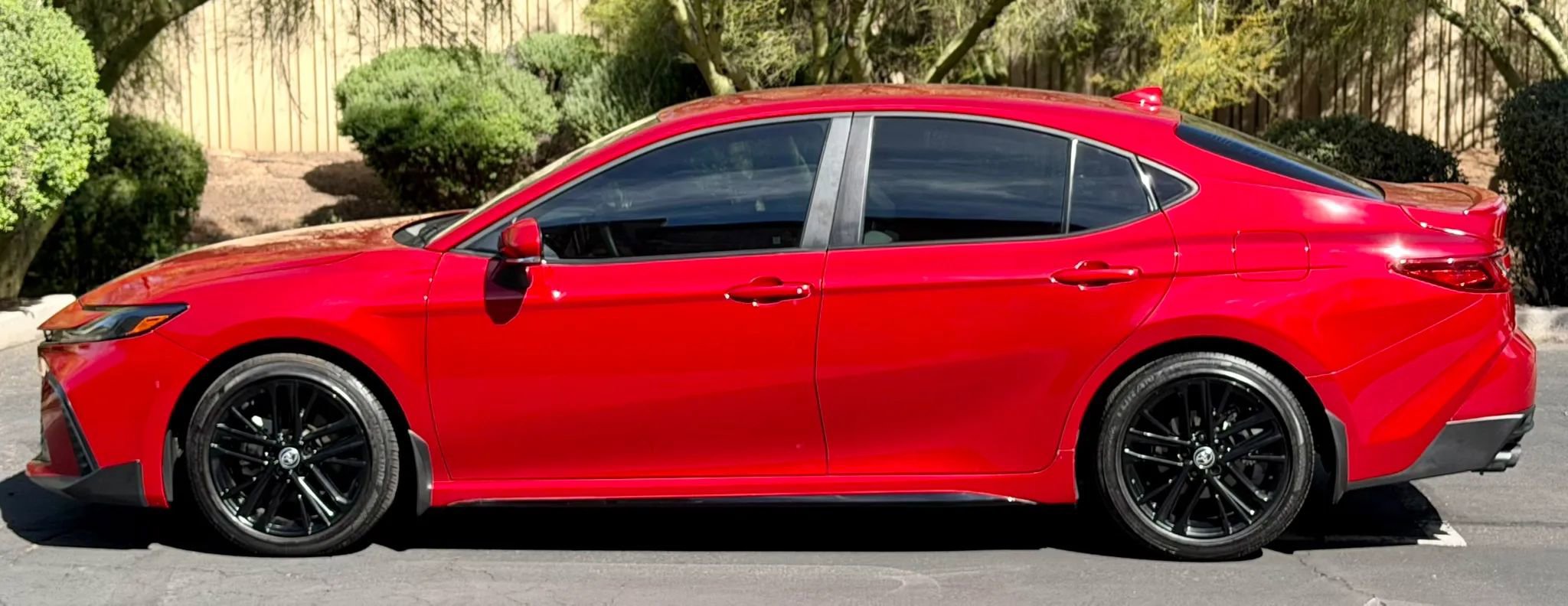 Used 2025 Toyota Camry SE w/ Convenience Package image 5