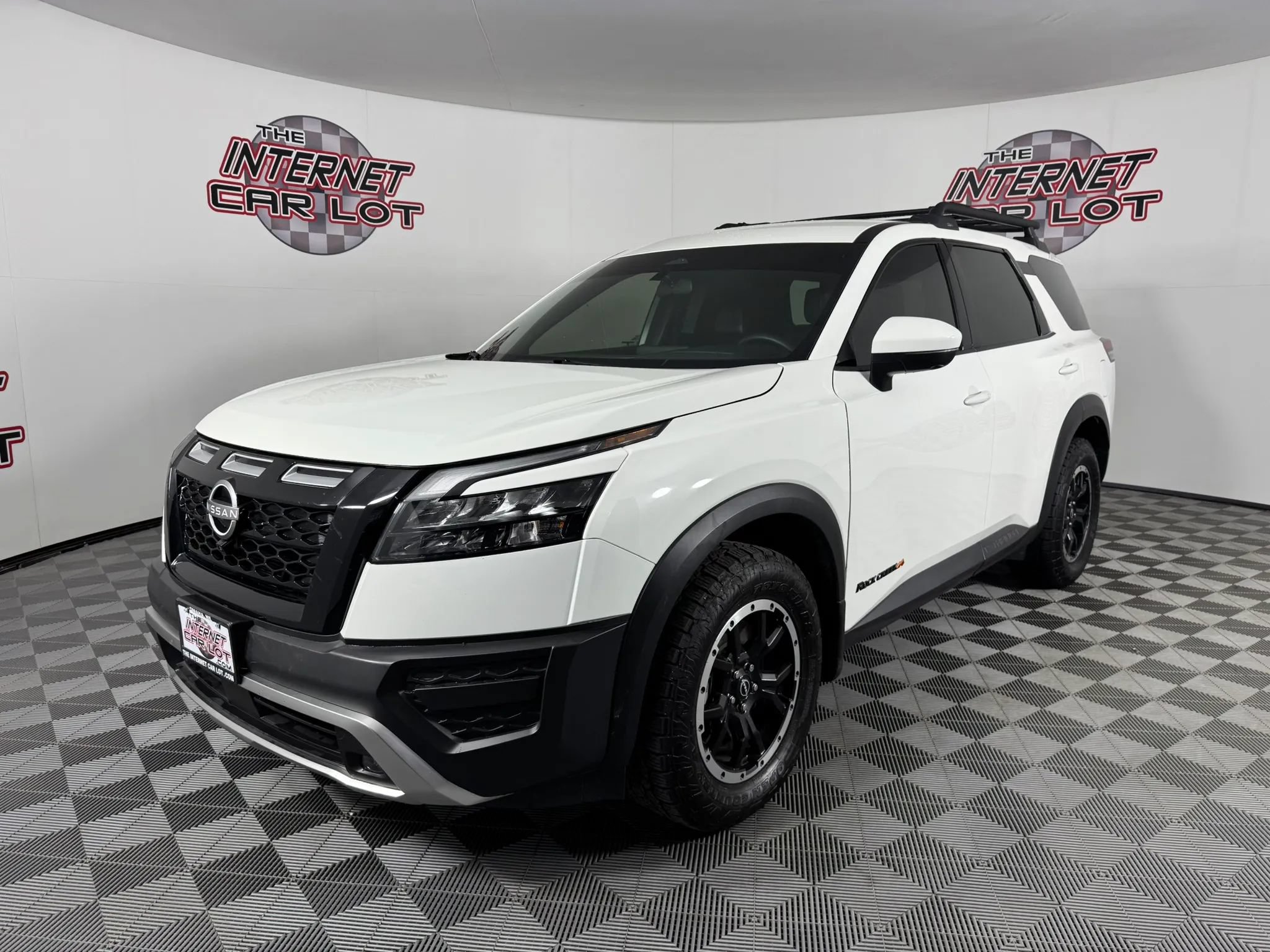 Used 2025 Nissan Pathfinder Rock Creek AWD/4WD image 3