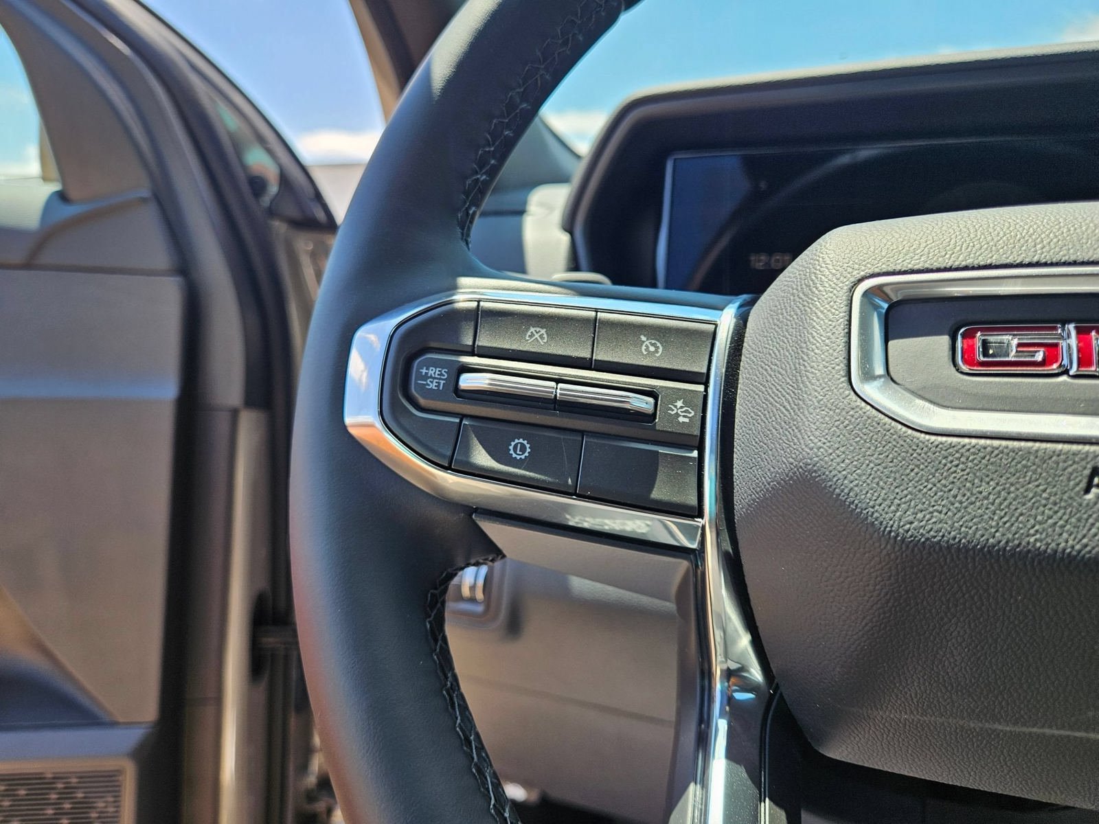 New 2026 GMC Terrain Elevation w/ Elevation Premium Package AWD/4WD image 12