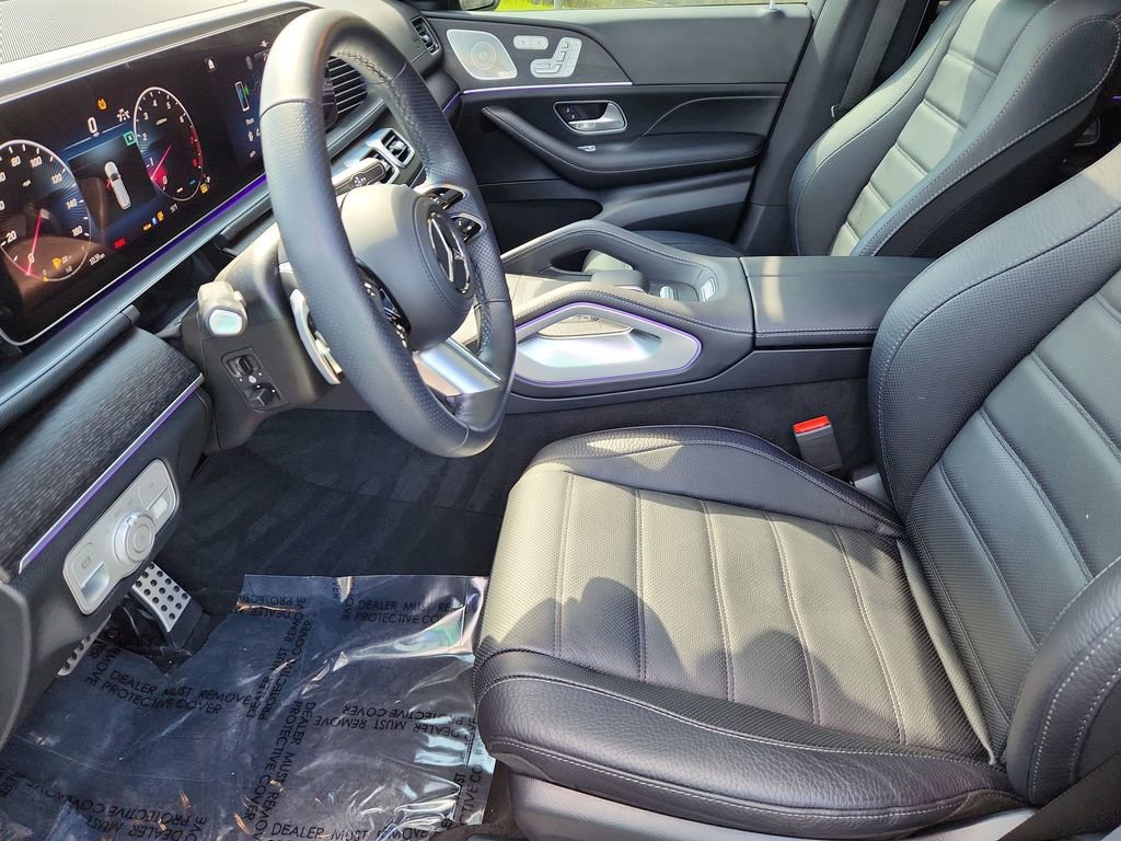 Used 2025 Mercedes-Benz GLS 580 4MATIC image 24