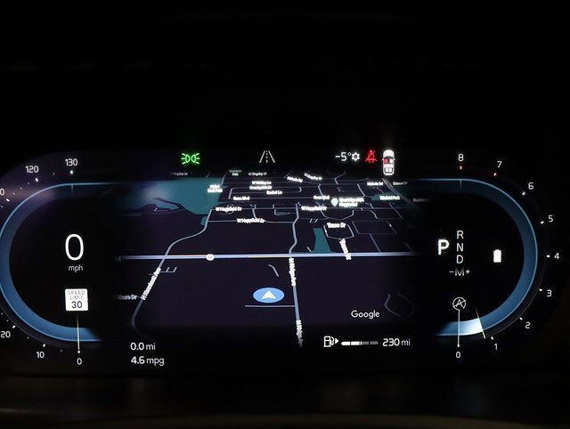 Used 2024 Volvo XC90 B5 Plus image 17