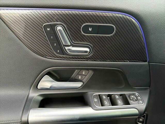 Used 2024 Mercedes-Benz GLA 35 AMG 4MATIC image 13