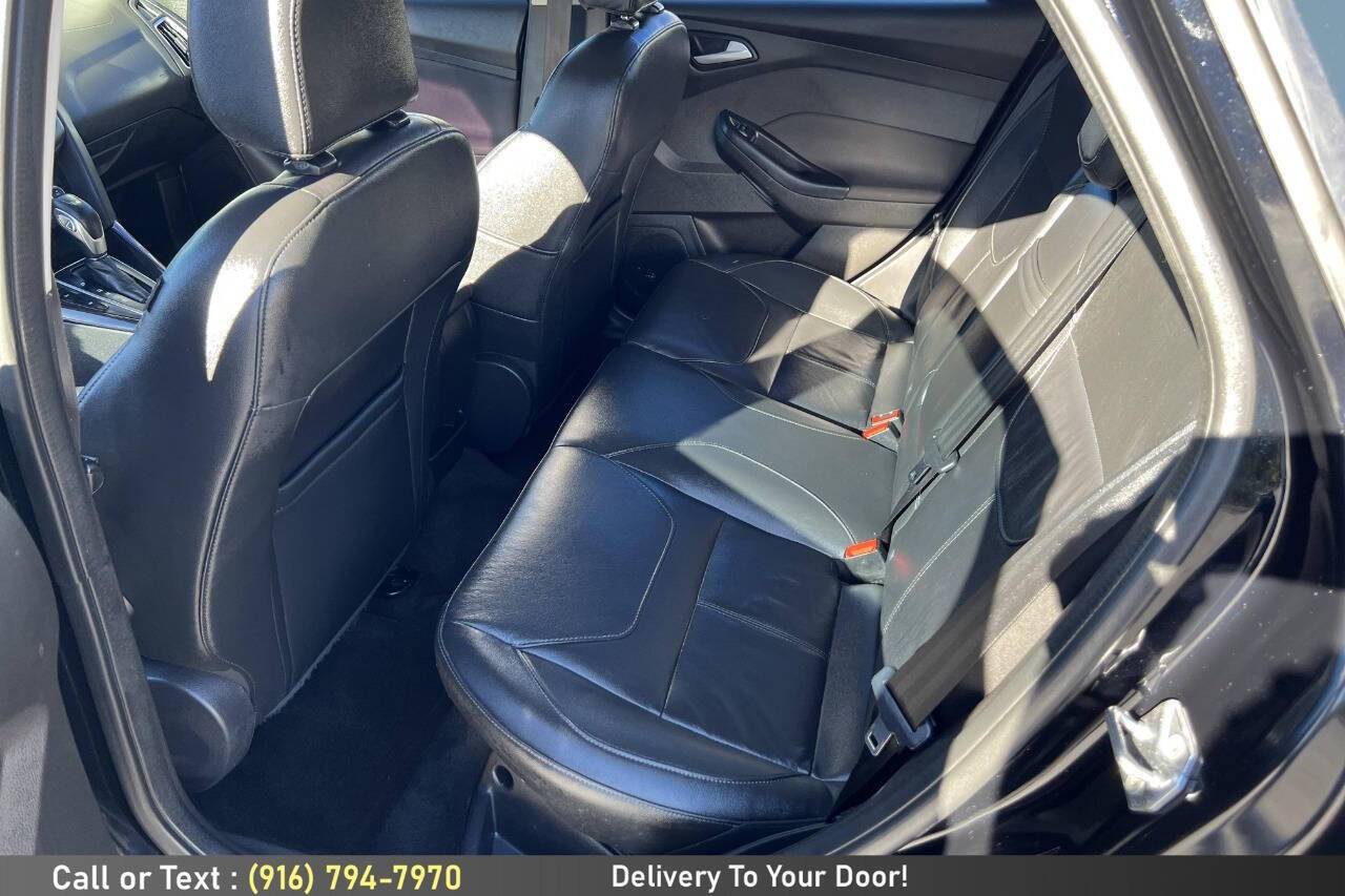 Used 2016 Ford Focus Titanium FWD image 14