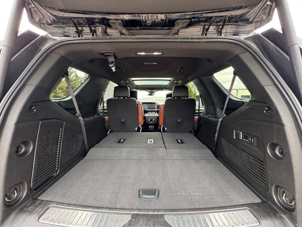 Used 2023 GMC Yukon Denali Ultimate AWD/4WD image 39
