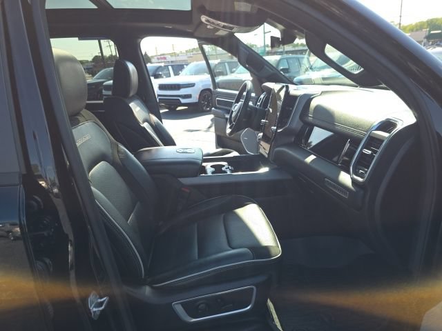 Used 2025 RAM 1500 Laramie w/ Advanced Safety Group II AWD/4WD image 39