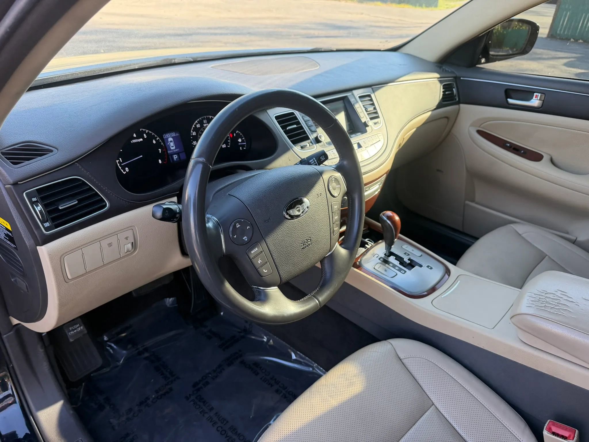 Used 2012 Hyundai Genesis 3.8 w/ Premium Pkg image 24