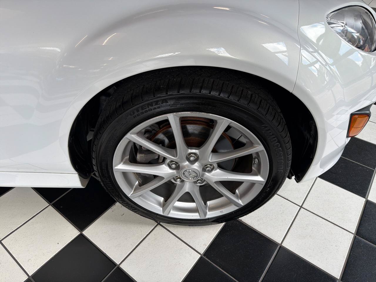 Used 2012 MAZDA MX-5 Miata Grand Touring w/ Premium Pkg RWD image 8