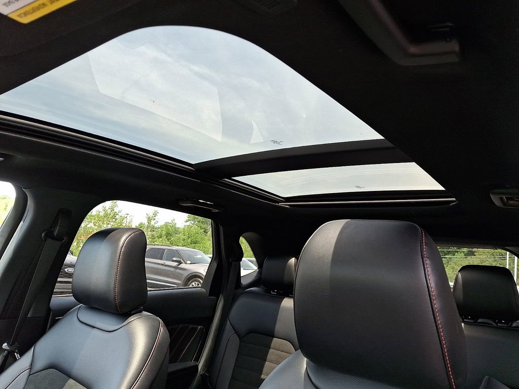 Certified 2022 Ford Edge ST-Line AWD/4WD image 14