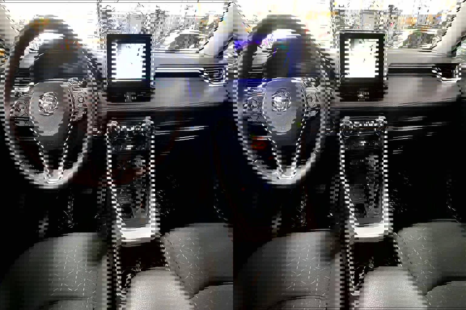 Used 2023 Toyota RAV4 XLE image 14