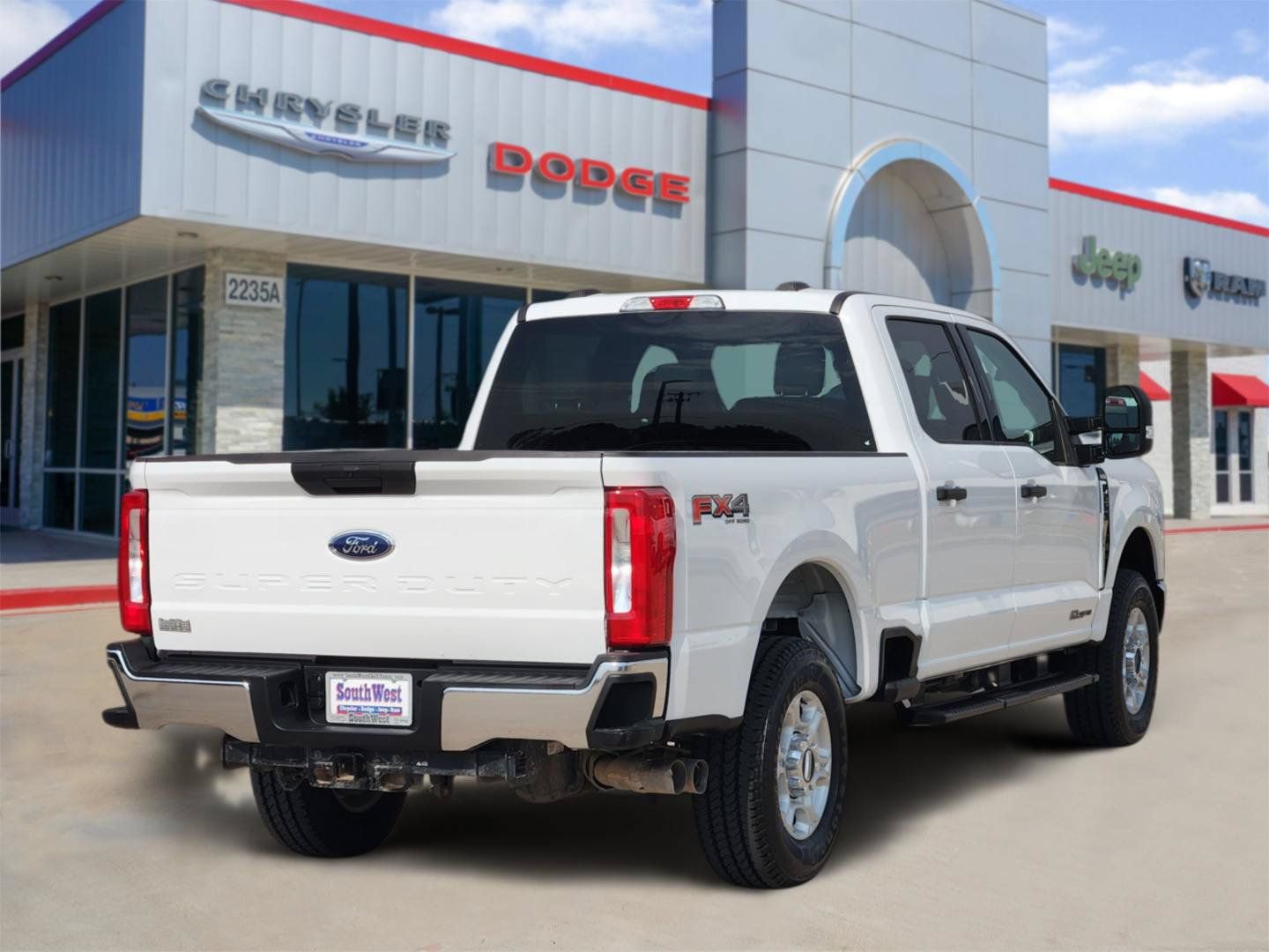 Used 2025 Ford F250 XLT w/ FX4 Off-Road Package AWD/4WD image 5