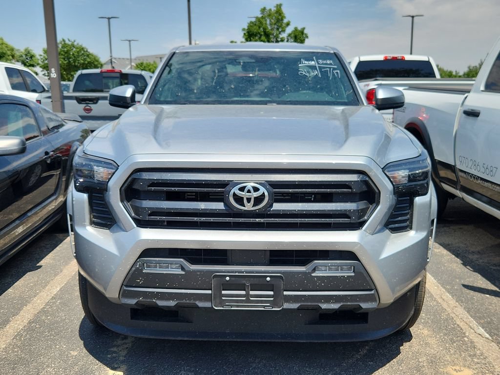 Used 2025 Toyota Tacoma SR5 AWD/4WD image 2