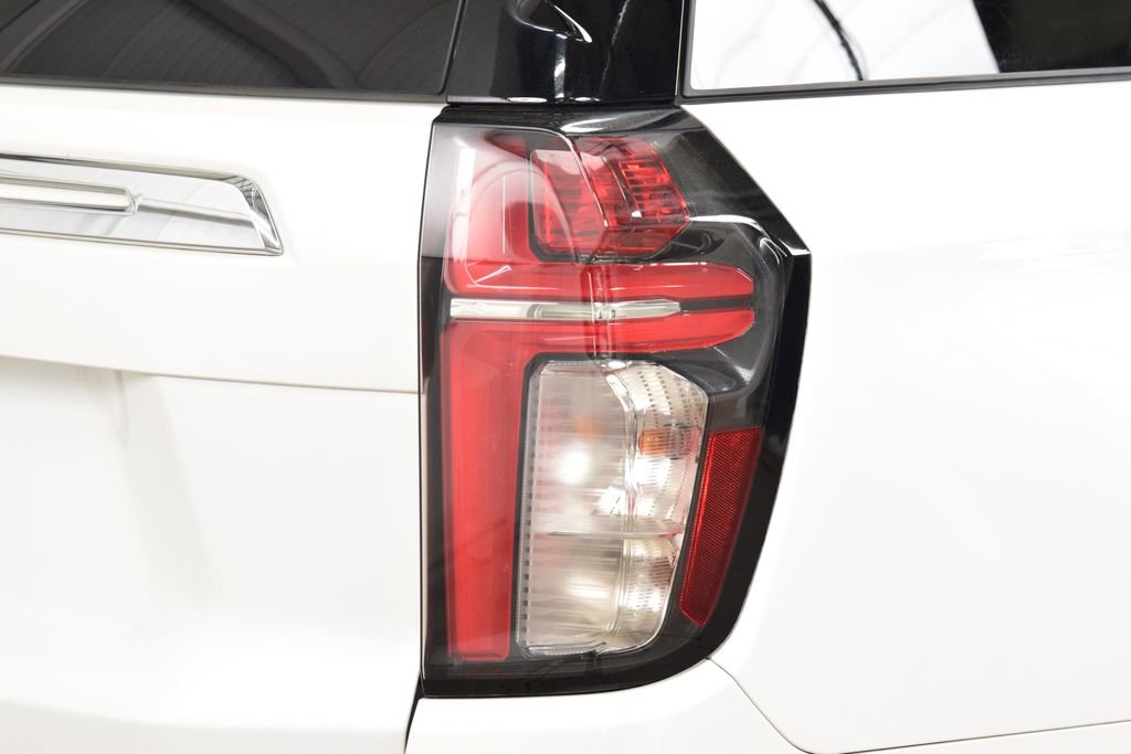 Used 2022 Chevrolet Tahoe LT w/ Luxury Package AWD/4WD image 18