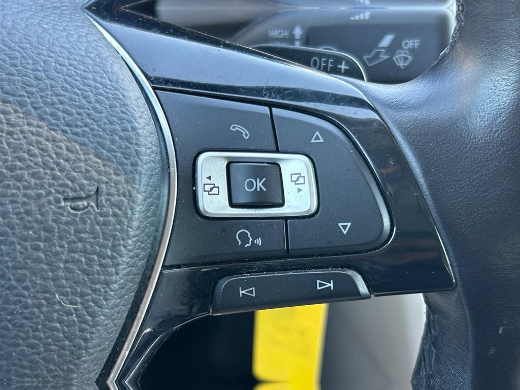 Used 2018 Volkswagen Passat 2.0T R-Line FWD image 24