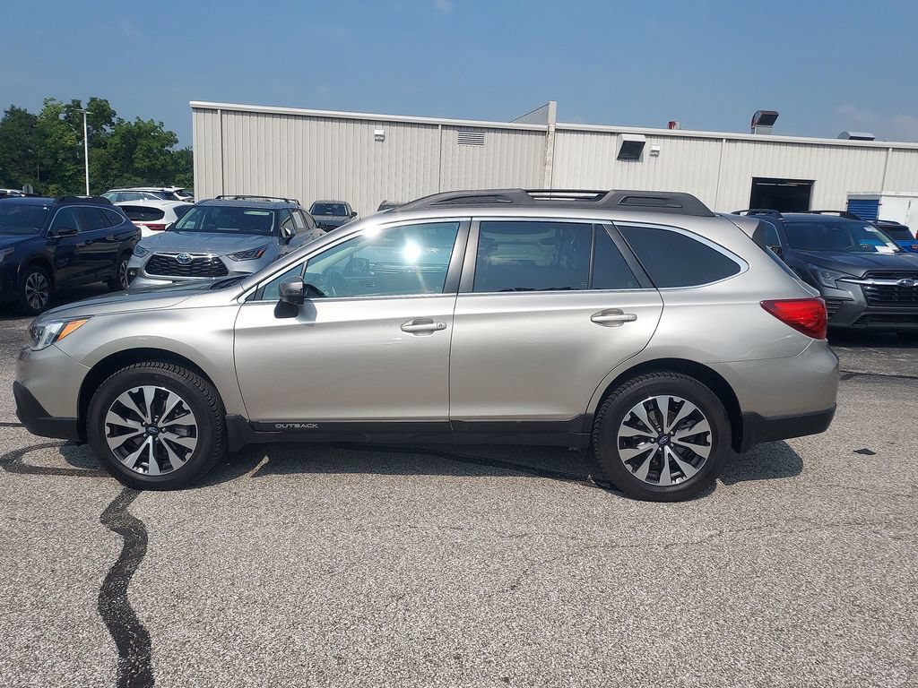 Used 2017 Subaru Outback 2.5i Limited AWD/4WD image 9