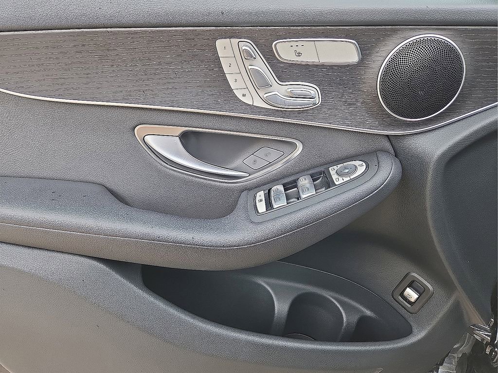 Used 2022 Mercedes-Benz GLC 300 image 19