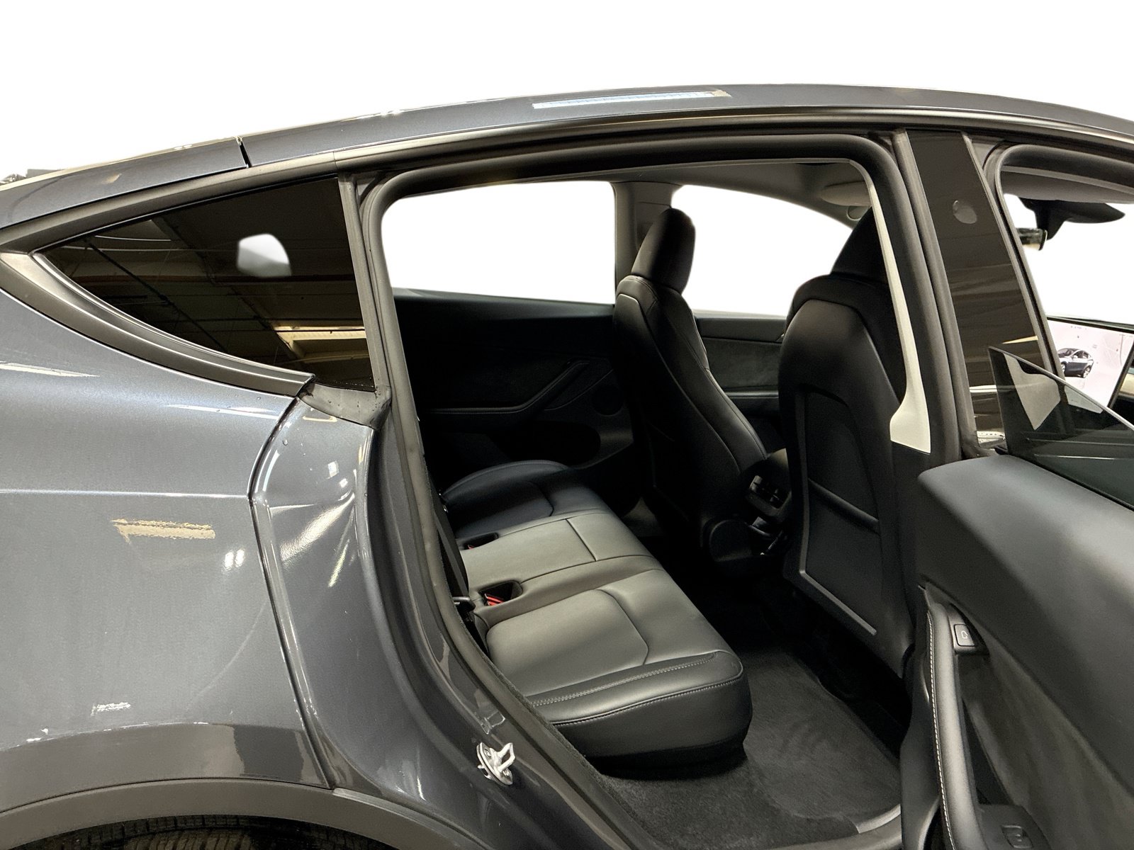 Certified 2023 Tesla Model Y Long Range AWD/4WD image 11