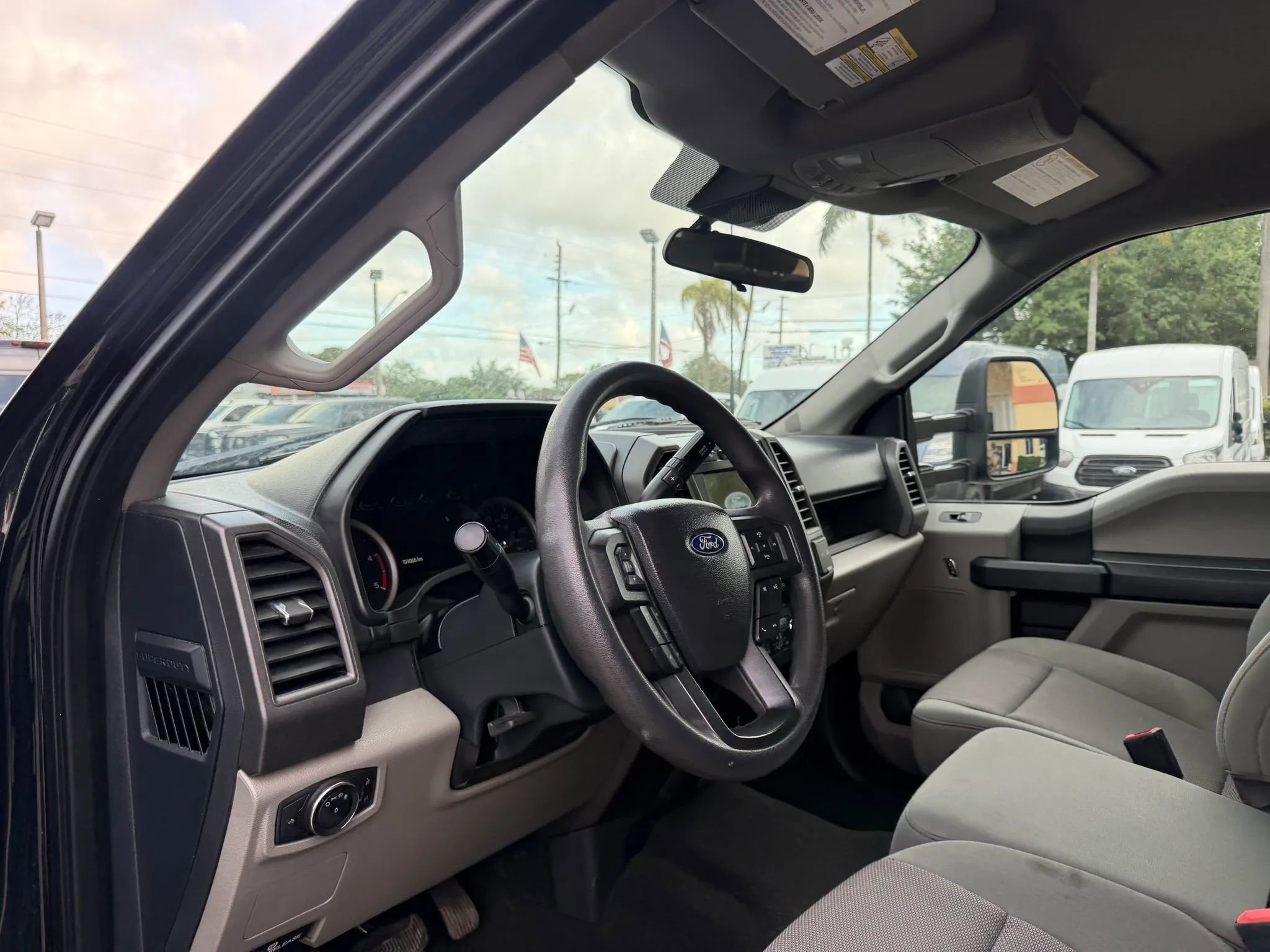 Used 2022 Ford F250 4x4 Crew Cab XLT w/ STX Appearance Package image 10