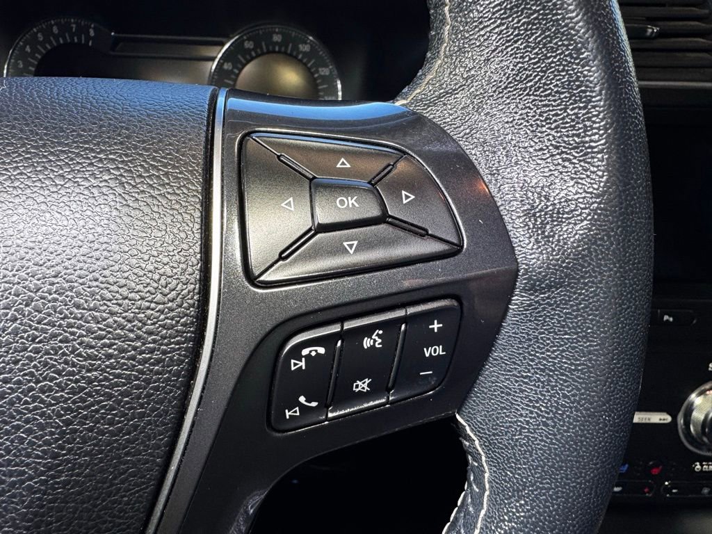 Used 2019 Ford Explorer Platinum image 27