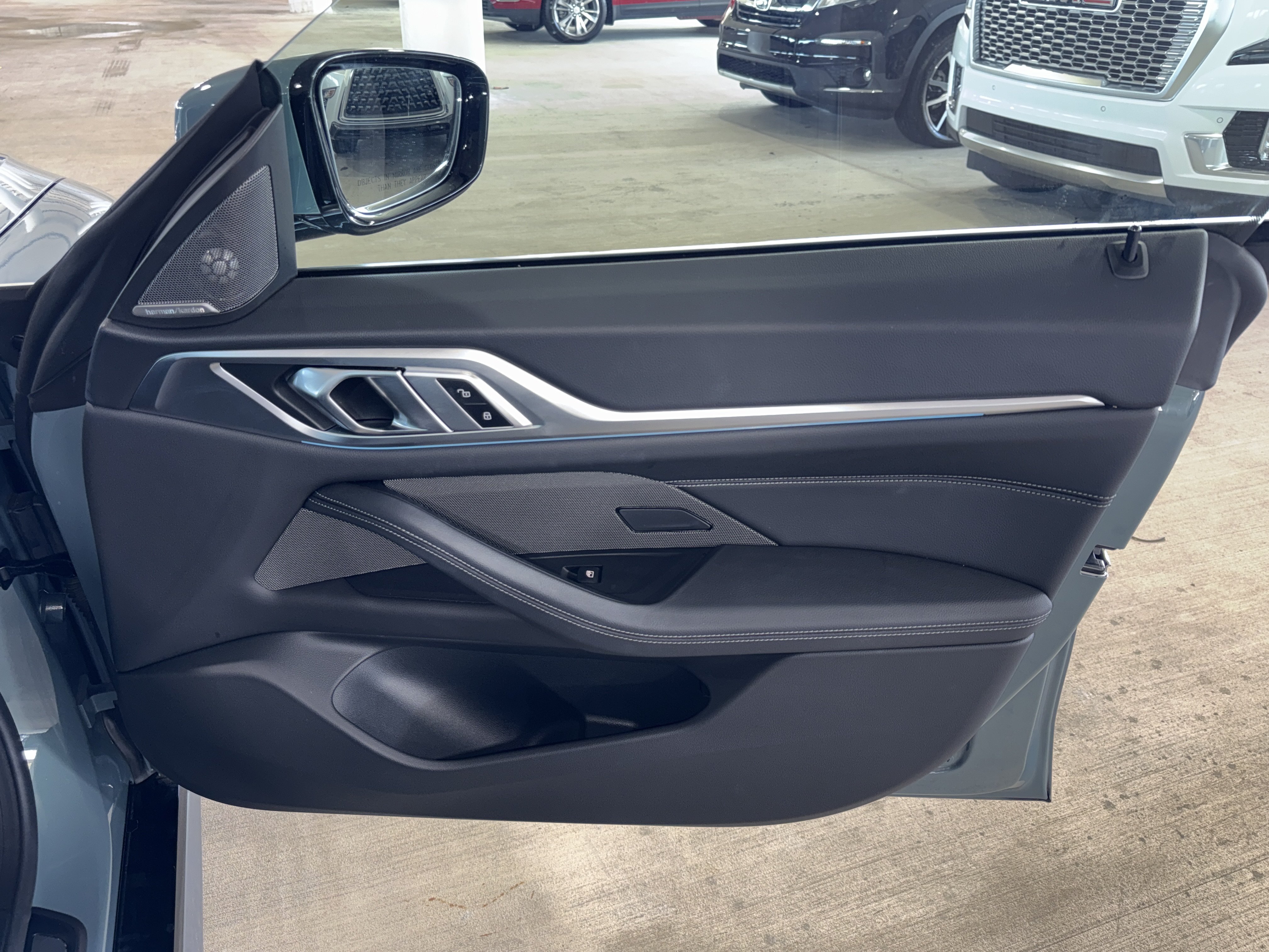 Used 2025 BMW 430i w/ Premium Package RWD image 9