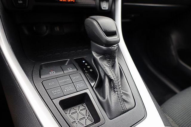 Used 2024 Toyota RAV4 LE image 3