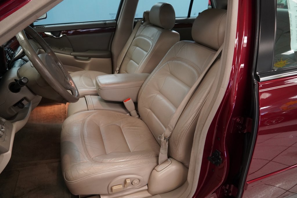 Used 2000 Cadillac De Ville w/ Comfort/Convenience Pkg image 3