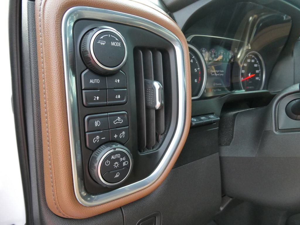 Used 2021 Chevrolet Silverado 1500 High Country w/ Technology Package AWD/4WD image 25