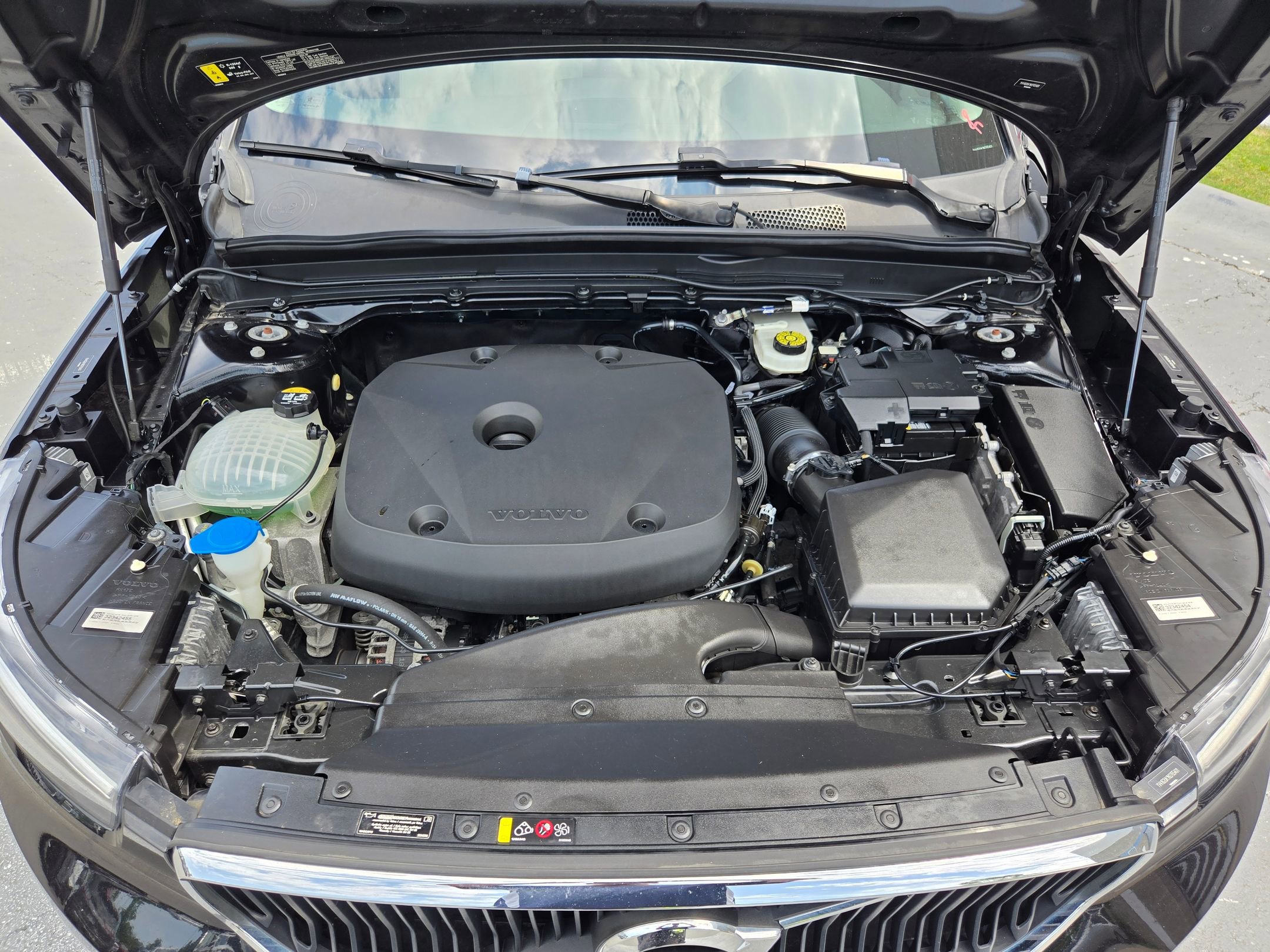 Used 2022 Volvo XC40 T5 Momentum AWD/4WD image 19
