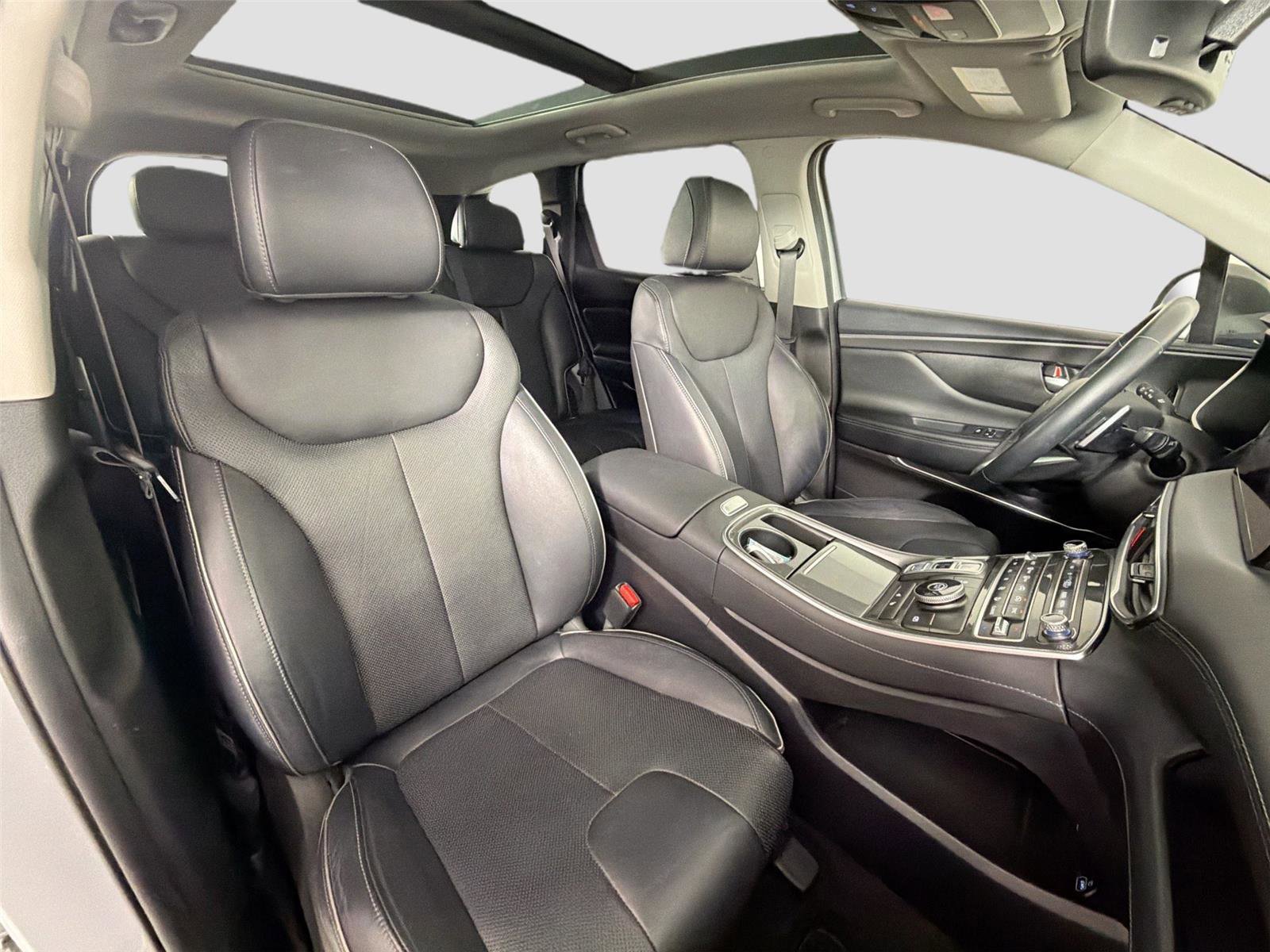 Used 2022 Hyundai Santa Fe SEL w/ Convenience + Premium Package FWD image 26