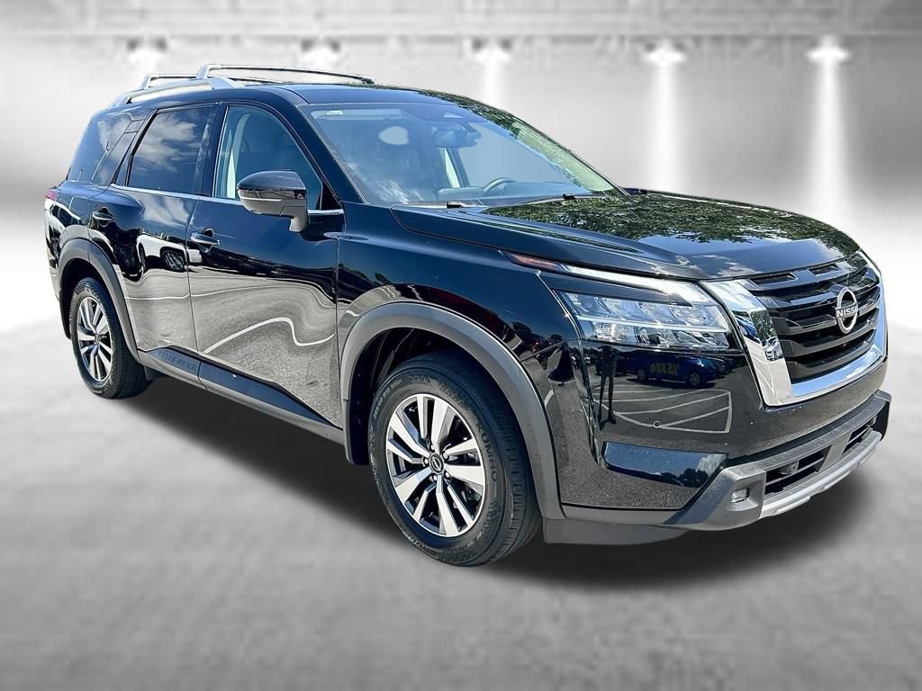 Certified 2022 Nissan Pathfinder SL w/ SL Black Package FWD image 3