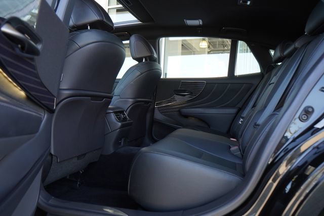Used 2020 Lexus LS 500 w/ Accessory Package (Z2) RWD image 26